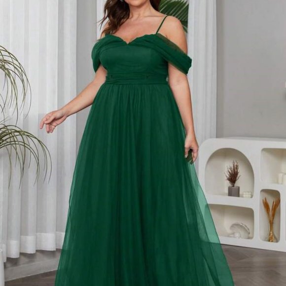 Emerald Green Off the Shoulder Gown - Picture 1 of 1